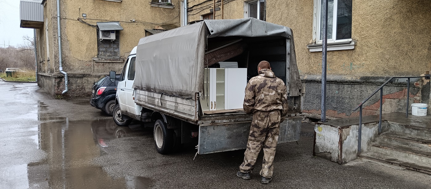 Квартирные перевозки. Погрузка мебели в Газель в Таврическе