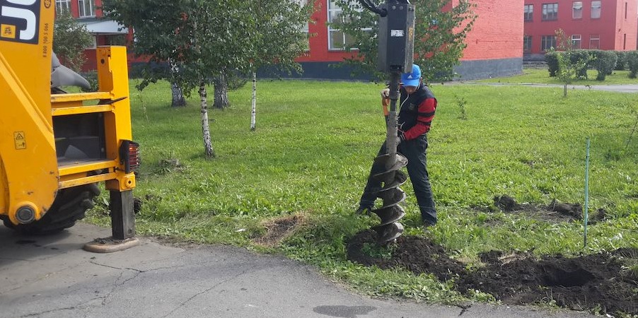 Услуги по бурению грунта под столбы и фундамент в Таврическе